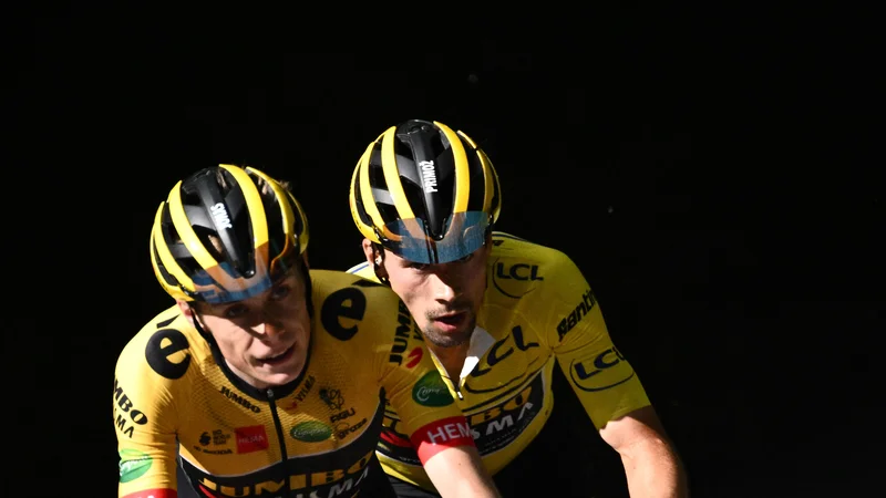 Fotografija: Jonas Vingegaard in Primož Roglič se zelo dobro razumeta. FOTO: Marco Bertorello/AFP