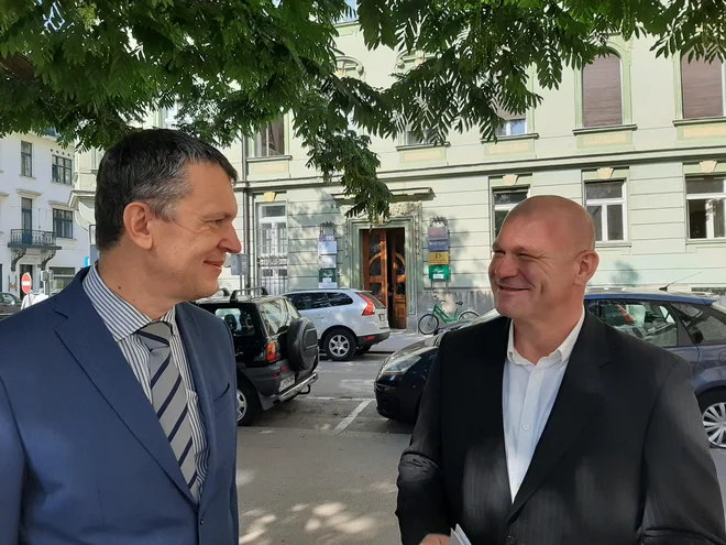 Davor Fendre (desno) z odvetnikom Borisom Kandutijem FOTO: Boštjan Celec
