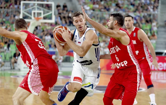 Goran Dragić bo drevi zadnjič dal dodatno energijo reprezentančnim soigralcem v Stožicah. FOTO: Roman Šipić/Delo