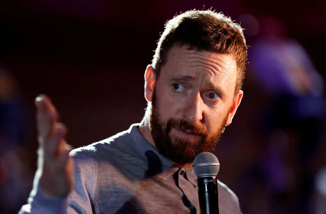 Bradley Wiggins je za mikrofonom spet vzljubil kolesarstvo. FOTO: Matthew Childs/Reuters
