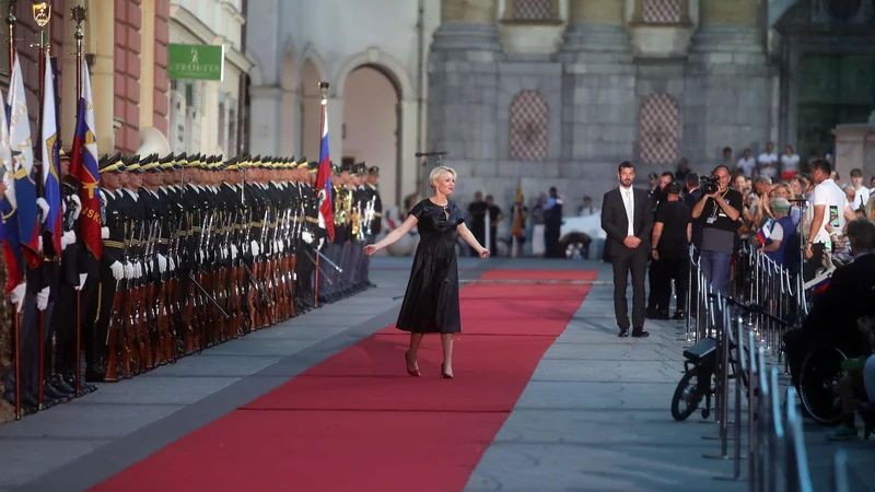 Fotografija: Petkovo državno proslavo je zaznamoval tudi odziv predsednice državnega zbora Urške Klakočar Zupančič. Foto Blaž Samec
