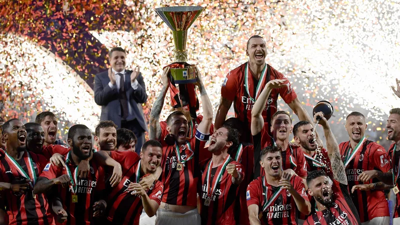 Fotografija: AC Milan je v minuli sezoni scudetto osvojil po dolgem in tesnem dvoboju z mestnim tekmecem Interjem. FOTO: Filippo Monteforte/AFP