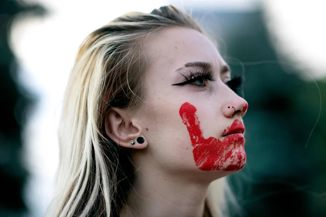 Zahodne vrednote so vse bolj predmet špekulacij tudi v Evropi. FOTO: Jason Connolly/AFP
