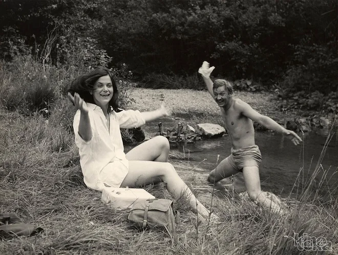 »Srečna! Svobodna! Tvoja!« je v Peti zasedi (1968) klicala Marjana Brecelj Daretu Valiču.

Foto arhiv zbirke Slovenske kinoteke
