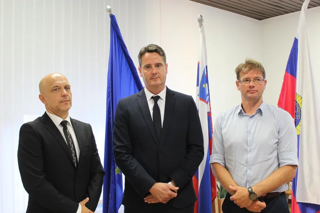 Boštjan Lindav&nbsp;(levo) sestavlja svojo najožjo ekipo. Na fotografiji sta še Beno Meglič in Aleksander Thaler. FOTO: PU Maribor
