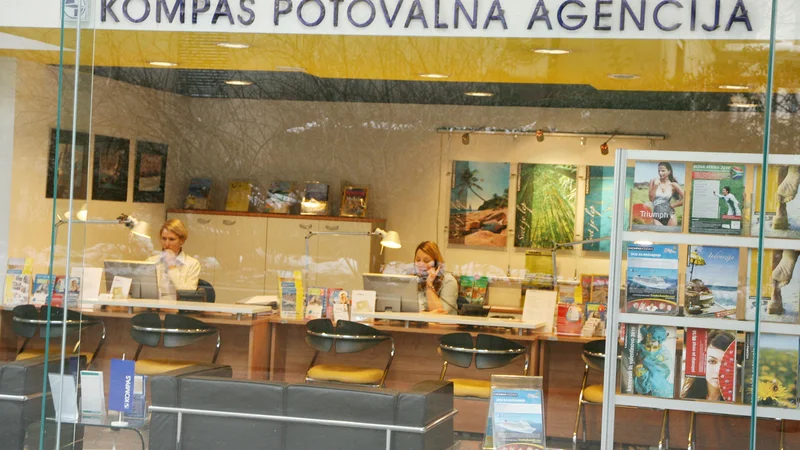 Fotografija: Največja prejemnica enkratne pomoči je agencija Kompas, ki lahko računa na 744.000 evrov nepovratnega denarja. Foto Vidic Leon