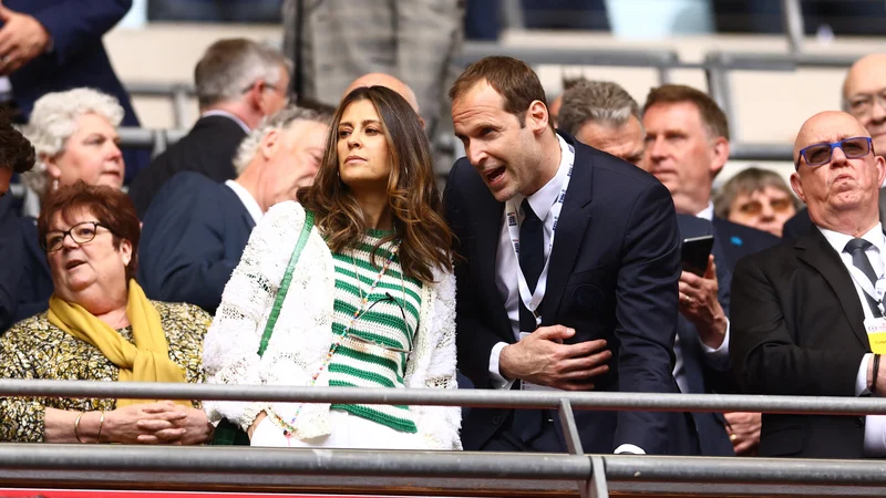 Fotografija: Marina Granovskaia in Pert Čech na aprilski tekmi polfinala pokala FA na Wembleyju med Chelseajem in Crystal Palaceom. FOTO: David Klein/Reuters