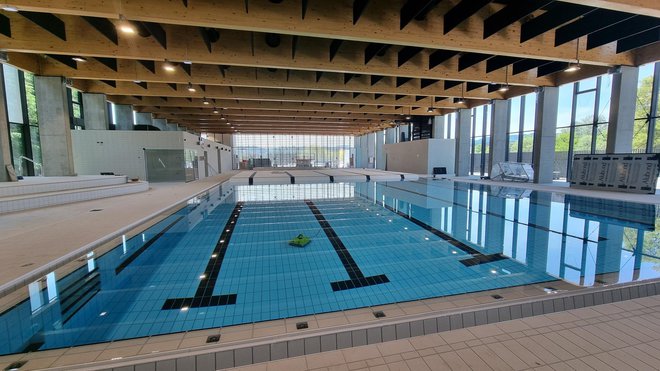 Notranji bazen z dvižnim dnom bo olajšal izvajanje tečajev plavanja. FOTO: arhiv Spotur
