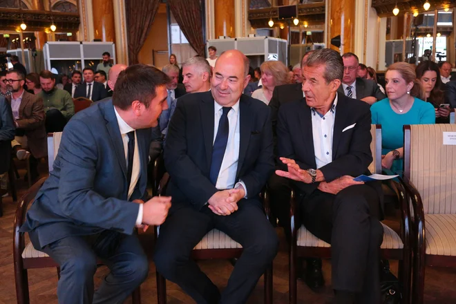 Regionalna konferencija RepowerEU regionalno partnerstvo za pospešen energetski prehod v Zagrebu. Na fotografiji: Goran Ogurlić, glavni urednik Jutarnji list, Frane Barbarić, predsednik uprave HEP in Stojan Petrič, direktor medijske hiše Delo. FOTO: Davor Pongracic/CROPIX
