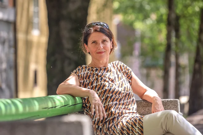 Duška Knežević Hočevar je antropologinja, kot višja znanstvena sodelavka je zaposlena na Družbenomedicinskem inštitutu ZRC SAZU. FOTO: Črt Piksi/Delo

