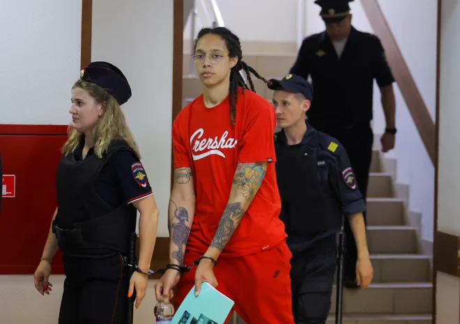 Brittney Griner je na ruskem sodišču blizu Moskve včeraj priznala krivdo, je poročal CNN. FOTO: Evgenia Novozhenina/Reuters
