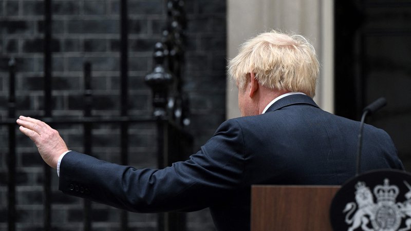 Fotografija: Boris Johnson je v četrtek po treh letih odstopil s položaja vodje konservativne stranke. Premier bo ostal do imenovanja naslednika. Foto: Justin Tallis/AFP
