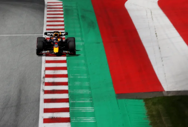Max Verstappen se na domačem dirkališču Red Bulla znajde kot riba v vodi. FOTO: Florion Goga/Reuters
