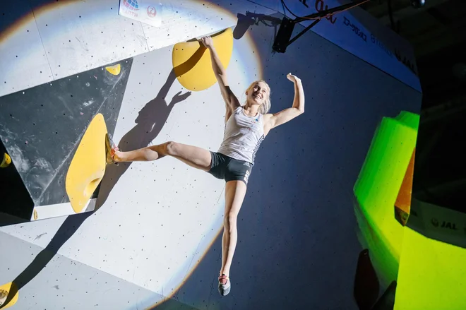 Janja Garnbret se ne ustavlja. FOTO: Suguru Saito/redbullcontentpool
