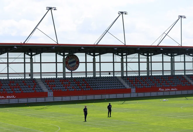Največji nemški nogometni klub Bayern je v središču pozornosti nogometne javnosti zaradi nevadnega prestopa mladih nogometašev. FOTO: Lee Smith/Reuters