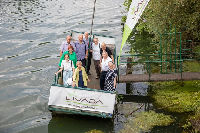 Obletnice mature se je udeležilo 11 nekdanjih sošolcev, ki jim klasična izobrazba ni dala samo znanja, ampak tudi vrednote. FOTO: Voranc Vogel/Delo
