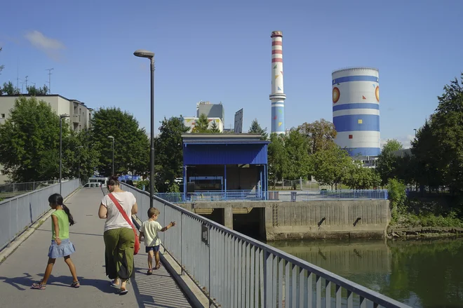 Minister za infrastrukturo Bojan Kumer je izrazil dvom o plinsko-parni enoti (PPE) v Termoelektrarni toplarni Ljubljana ter predlagal ustavitev projekta. FOTO:&nbsp;Jože Suhadolnik/Delo
