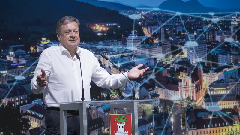 Ljubljanski župan Zoran Janković na predstavitvi prednosti ljubljanske sežigalnice v Cukrarni Ljubljana. FOTO: Jure Eržen/Delo