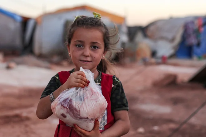 Velika večina ljudi v Idlibu je življenjsko odvisna od humanitarne pomoči. Foto Aaref Watad/AFP