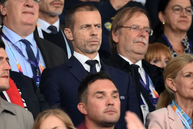 Predsednik Evropske nogometne zveze Aleksander Čeferin med tekmo ženskega eura 2022 v Manchestru. FOTO:&nbsp;Franck Fife/AFP
