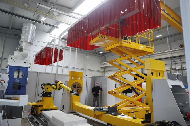 Slovenija je v sklopu poslovne učinkovitosti v zadnjem letu pridobila dve mesti, predvsem zaradi višje stopnje produktivnosti in učinkovitosti podjetij. FOTO: Leon Vidic/Delo
