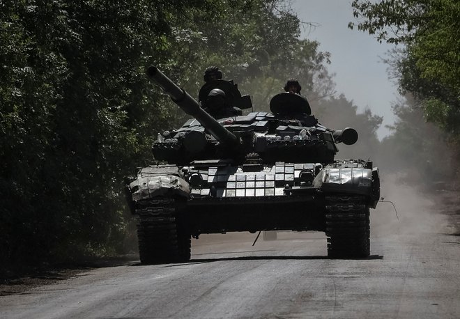 Ukrajinski tank v Donbasu. FOTO: Gleb Garanich/Reuters
