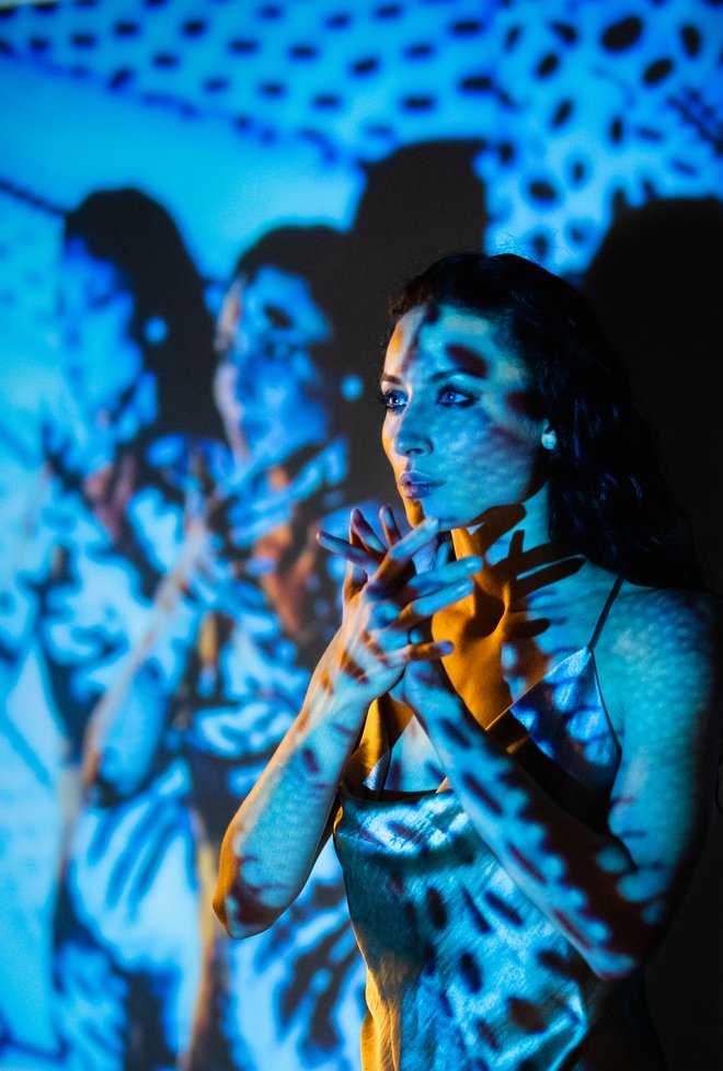 Urška Centa v projektu Sinsonte, v grlu pozabljena pesem

Foto Andrej Lamut
