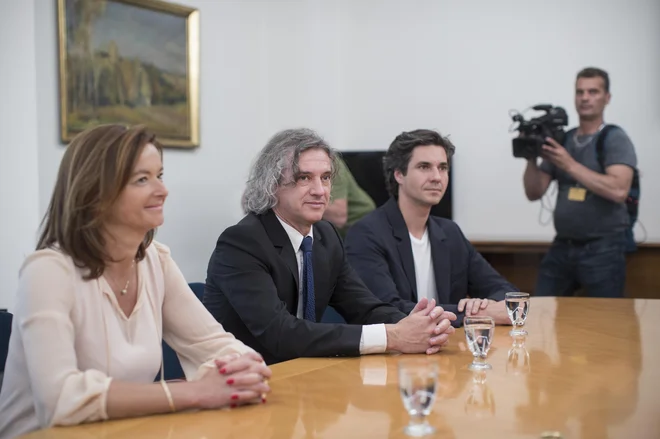 Vlada predlaga tudi preložitev začetka izvajanja zakona o dolgotrajni oskrbi na april 2024, v vmesnem času pa bo pripravila nujne spremembe zakona. FOTO: Jure Eržen/Delo
