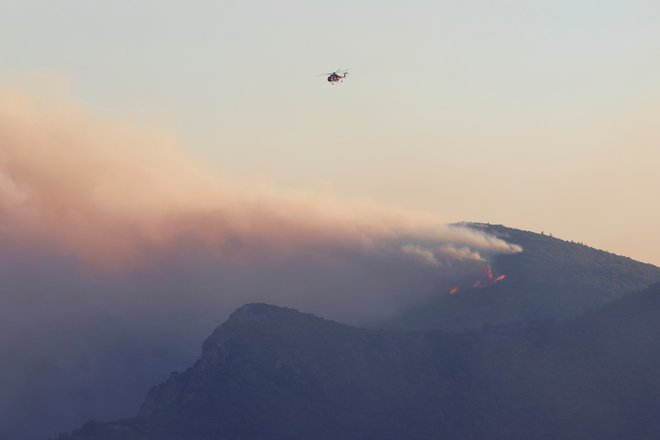 Incêndio na ilha grega de Samos FOTO: Sofianos Drapaniotis/Reuters