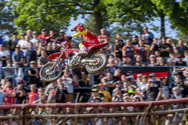 Tim Gajser je imel veliko podporo navijačev. FOTO: Honda Racing
