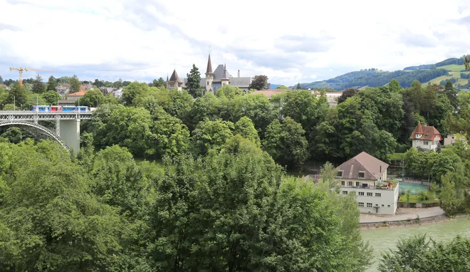 Tako rekoč povsod po Švici, po mestih in podeželju, je videti vozila javnega prevoza. FOTO: Milan Ilić