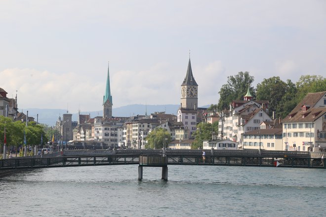 Zürich je največje švicarsko mesto in veliko železniško vozlišče. FOTO: Milan Ilić

