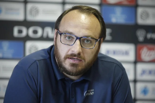 Matej Oražem bo kljub kršitvam, ki jih navaja KPK, kandidiral za domžalskega župana. FOTO:&nbsp;Jure Eržen/Delo
