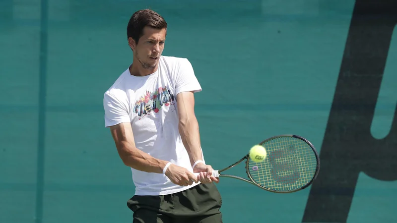 Aljaž Bedene se je na turnirju v Nemčiji poslovil v prvem krogu. FOTO: Leon Vidic