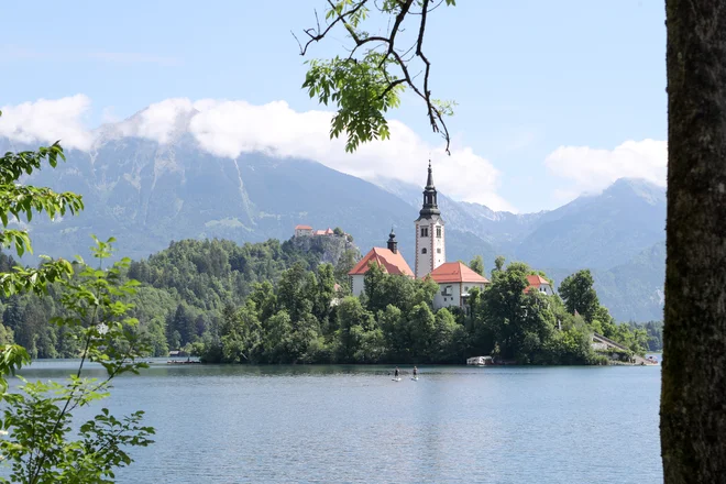 Moški je menda izginil med plavanjem z otoka proti obali. FOTO: Marko Feist/Slovenske novice
