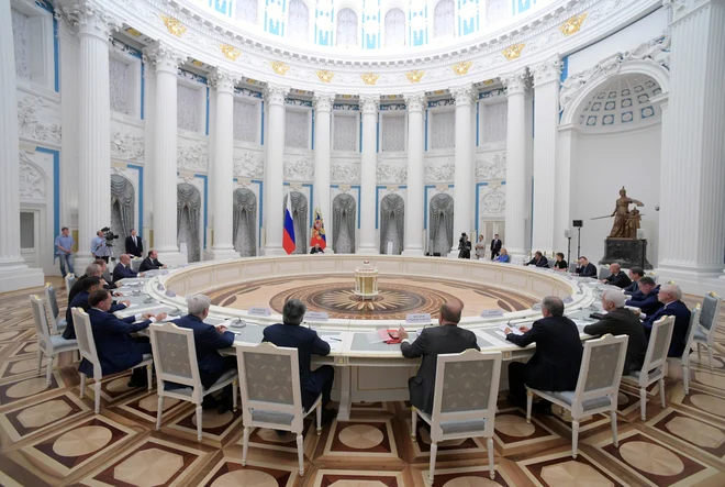 V knjigi je nekaj novega gradiva, ki temelji na obsežnih intervjujih. FOTO Reuters
