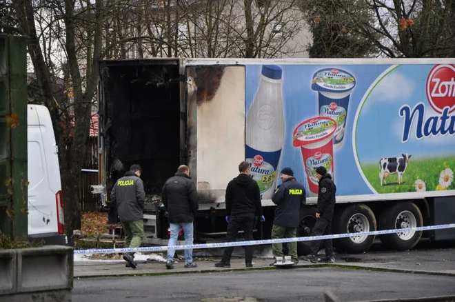 Najpogostejši motivi so maščevanje in sovraštvo, koristoljubje, prikrivanje drugih kaznivih dejanj, vandalizem (kot na fotografiji).

Foto Oste Bakal
