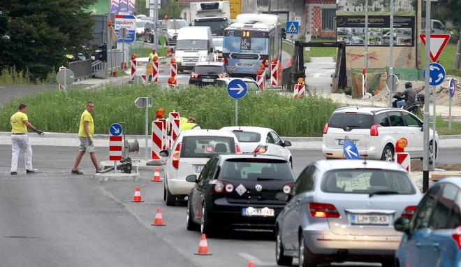 V Ljubljani je s hrupom preobremenjenih več kot 5800 stavb. FOTO: Roman Šipić
