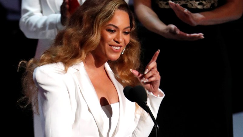 Fotografija: Oboževalci so le dočakali album, ki ga je Beyoncé Knowles napovedovala že eno leto in premišljeno dvigovala napetost. FOTO: Mario Anzuoni/Reuters
