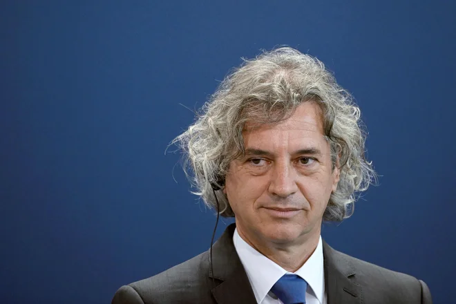 Po besedah Roberta Goloba je bil cilj srečanja,&nbsp;da se &raquo;konkretne organizacije in zveze povežejo s konkretnimi ministrstvi in se z njimi pogovorijo o operativnih nalogah&laquo;. FOTO: Tobias Schwarz/AFP

