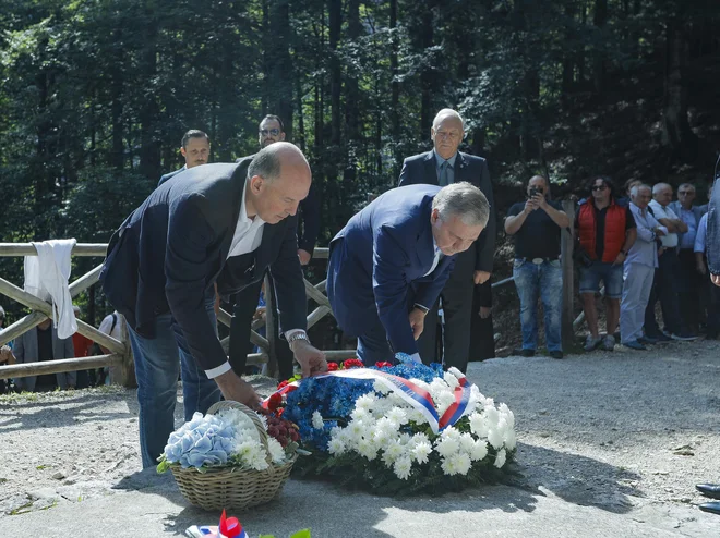 Slovesnost pri Ruski kapelici. FOTO: Jože Suhadolnik
