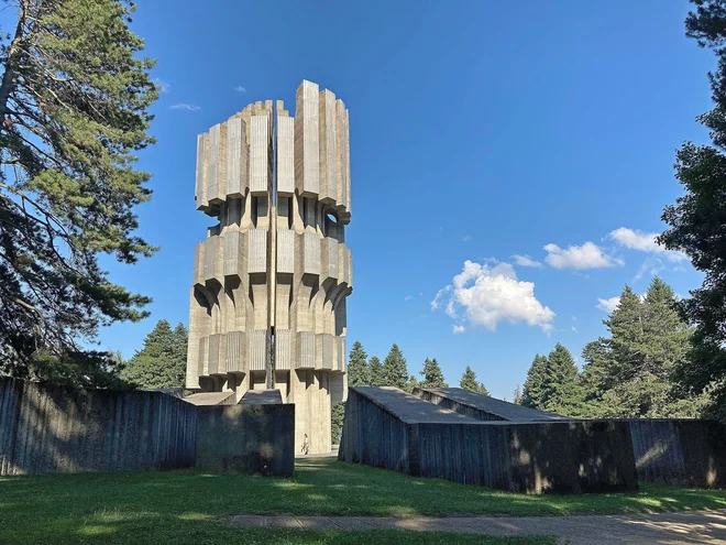 Avtor spomenika na Kozari je hrvaški modernistični kipar Dušan Džamonja. FOTO: Simona Fajfar/Delo

