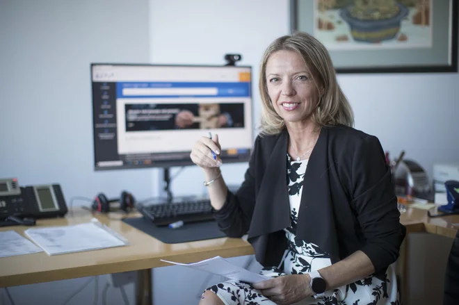 Ob vsaki zaostreni situaciji v gospodarstvu postanejo podjetja bolj previdna, saj se negotovost glede prihodnjega poslovanja poveča, pravi Andreja Kelhar Horvat. FOTO: Jure Eržen/Delo
