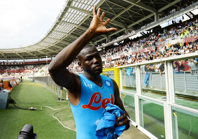 Kalidou Koulibaly se ne strinja s svojim nekdanjim klubskim predsednikom. FOTO: Massimo Pinca/Reuters
