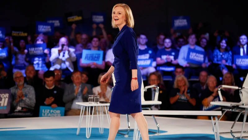 Fotografija: Liz Truss je na dobri poti, da se bo čez mesec dni povzpela na vrh konservativne stranke. FOTO: Peter Nicholls/Reuters