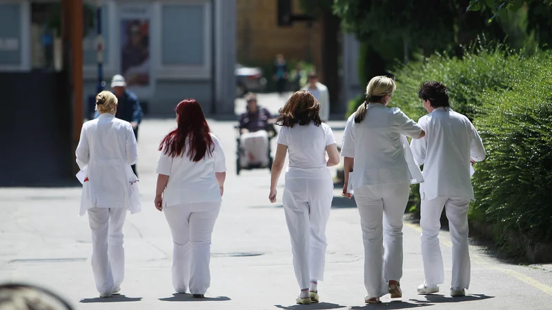 Fotografija: Pomanjkanje osebnih zdravnikov na ravni celotne države ni od včeraj, vleče se že leta,epidemija ga je le še bolj naplavila na površje. FOTO: Leon Vidic/Delo
