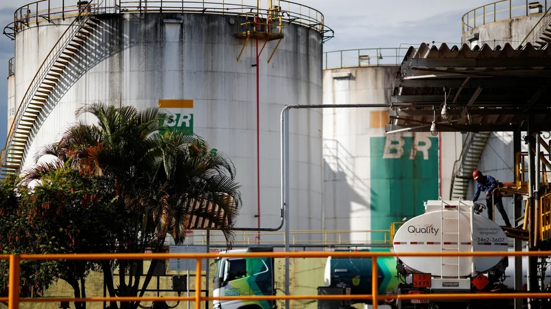 Fotografija: Višje cene energije so naklonjene predvsem energetskim podjetjem z močno lastno primarno proizvodnjo, ki niso vpeta v Evropo ali prizadeta zaradi sankcij proti Rusiji – kot je brazilski Petrobras. FOTO: Adriano Machado/Reuters