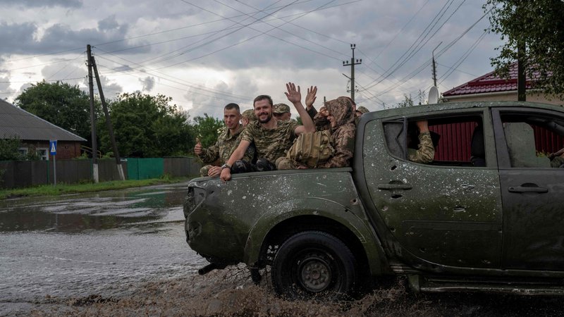 Fotografija: Ukrajinski vojaki. FOTO: Bulent Kilic/AFP
