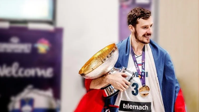 Fotografija: Fotografija, s katero je Goran Dragić dodatno razveselil navijače slovenske reprezentance. FOTO: Twitter