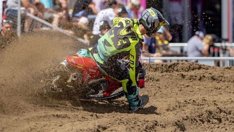 Fotografija: Tim Gajser zanesljivo vozi k novemu naslovu svetovnega prvaka, vendar želi tudi popraviti vtis iz Belgije. FOTO: Honda Racing